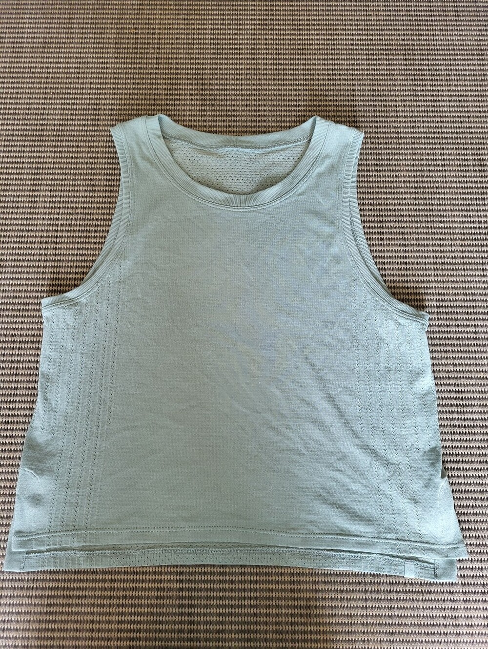 ​Lululemon Breeze Through Green Sage Tank Top Size 8 Mesh Vents